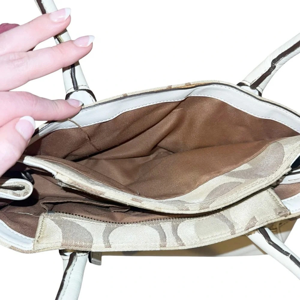 Coach Signature Hamptons Optic Madeleine Satchel Handbag‎ Purse